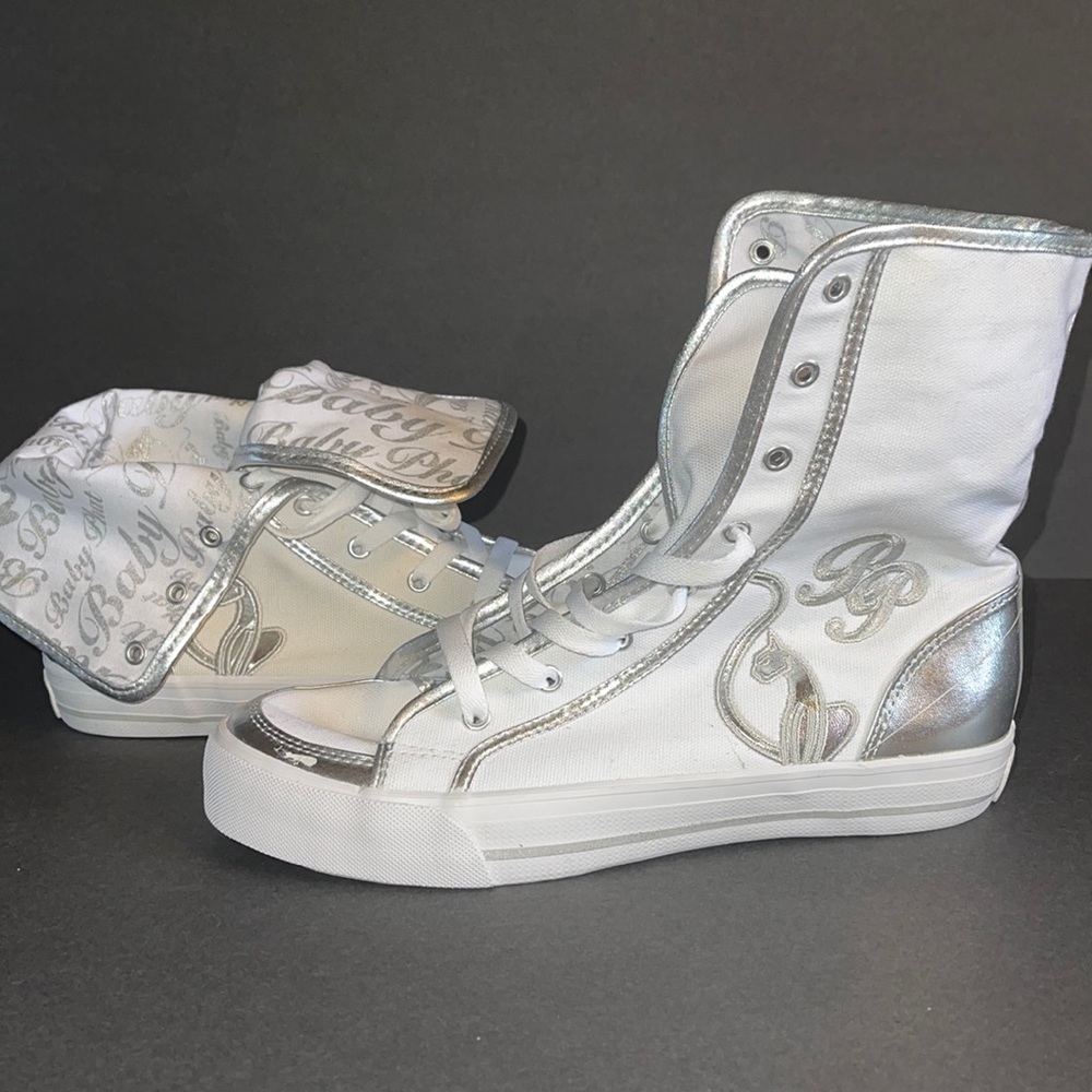 Women’s Y2K Baby Phat high too sneakers - size 8